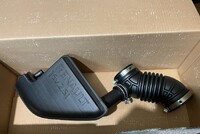 Фото запчасти 16576JY20B Запчасти на Renault (Рено) патрубок воздушный