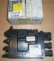 Фото запчасти 243800005R Запчасти на Renault (Рено) модуль предохранителей