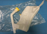 Фото запчасти 289104294R Запчасти на Renault (Рено) бачок стеклоомывателя