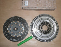 Фото запчасти 302055381R Запчасти на Renault (Рено) комплект сцепления 1.6dci R9M
