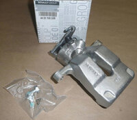 Фото запчасти 440018805R  суппорт тормозной задний правый