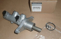 Фото запчасти 460110032R Запчасти на Renault (Рено) цилиндр тормозной главный