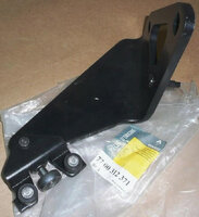 Фото запчасти 7700312371 Запчасти на Renault (Рено) петля двери