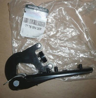 Фото запчасти 777659426R Запчасти на Renault (Рено) крепление пластиковое