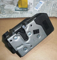 Фото запчасти 8200042171 Запчасти на Renault (Рено) элемент замка двери