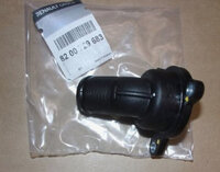 Фото запчасти 8200729683 Запчасти на Renault (Рено) корпус термостата 1.6i K7M