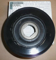 Фото запчасти 8200767762 Запчасти на Renault (Рено) шкив коленвала 2.0dci M9R 06- (7PK)